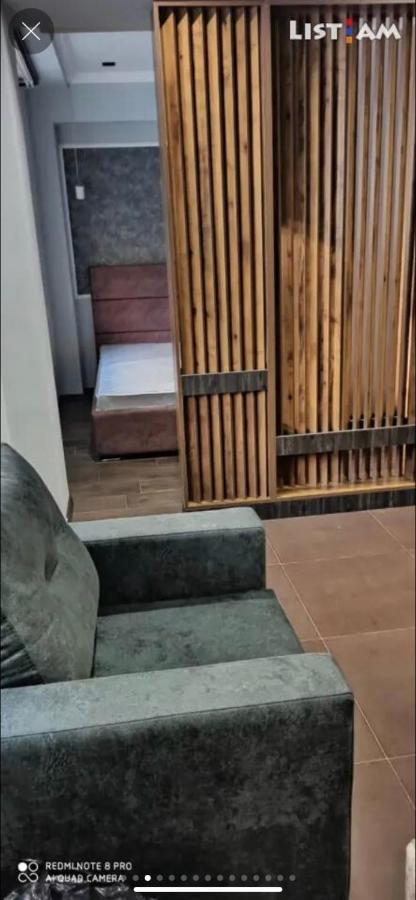 One Central Apartment 耶烈万 外观 照片