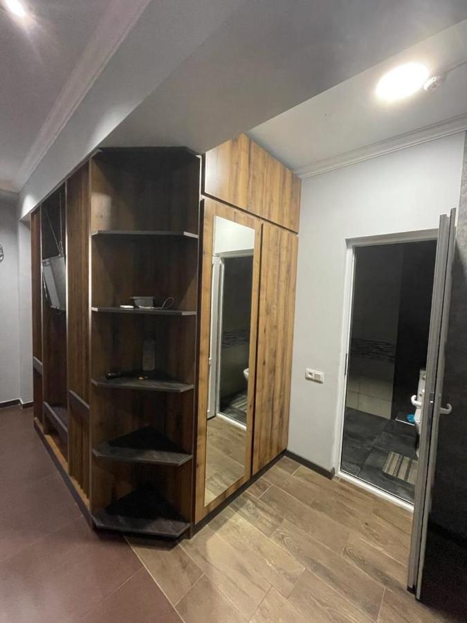One Central Apartment 耶烈万 外观 照片