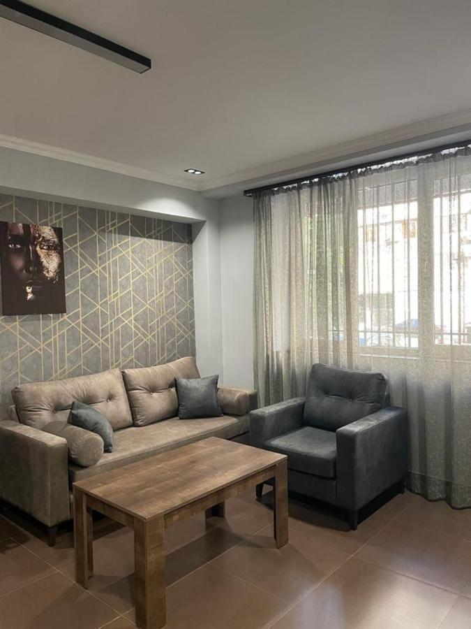 One Central Apartment 耶烈万 外观 照片