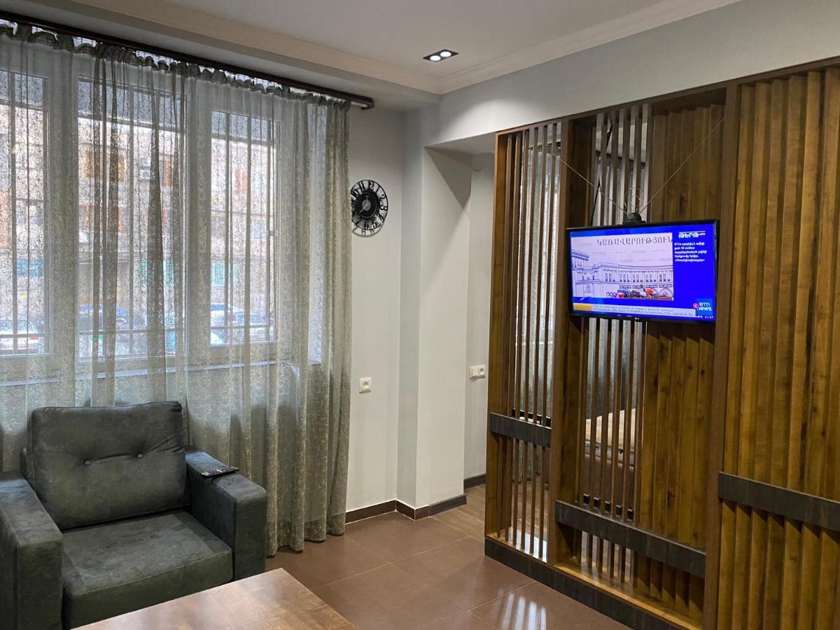 One Central Apartment 耶烈万 外观 照片