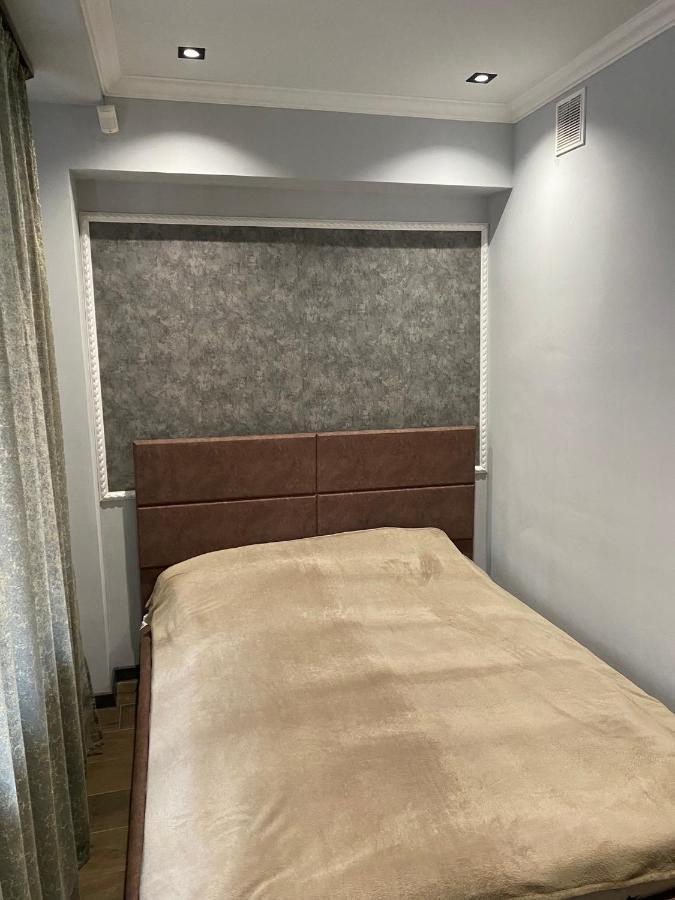 One Central Apartment 耶烈万 外观 照片